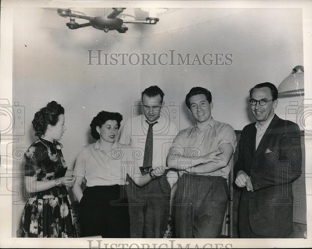 1948 Press Photo Munich, Germany Czech women arrive near Munich - Historic Images