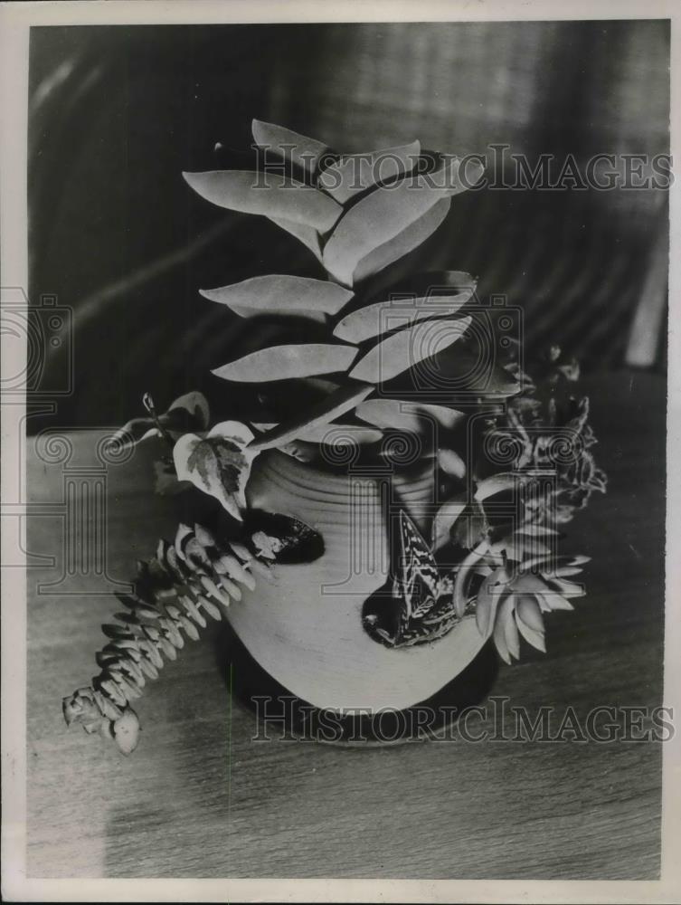 1937 Press Photo Modern Flowerpot form Steninge Factory in Sweden - Historic Images
