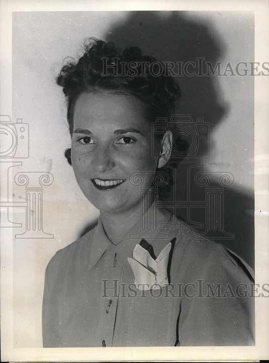 1939 Press Photo Louise Whitefield, represents the American capital on the - Historic Images