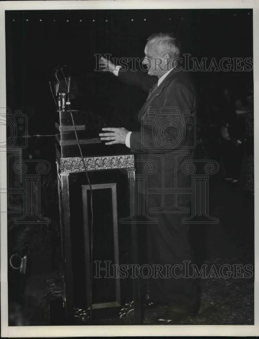 1936 Press Photo Governor Alf Landon as he addressed the crowd of 10,000 people - Historic Images
