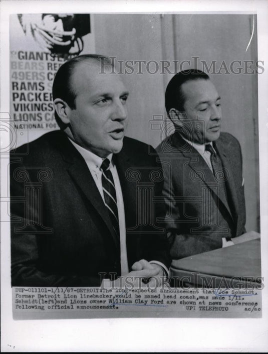 1967 Press Photo Detroit, Mich. Lions owner Wm C Ford & linebacker Joe Schmidt - Historic Images