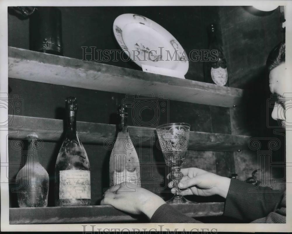 1958 Press Photo Gourmets Museum at Tour D&#39;Argent - Historic Images