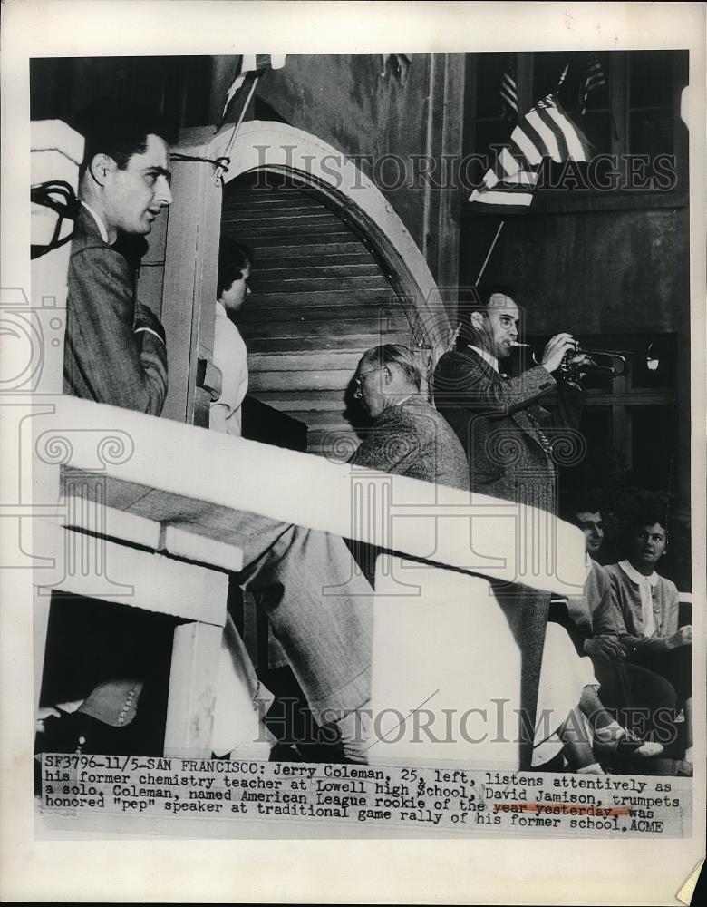 1949 Press Photo Jerry Coleman, honored &quot;pep&quot; speaker, pep rally, Lowell High - Historic Images