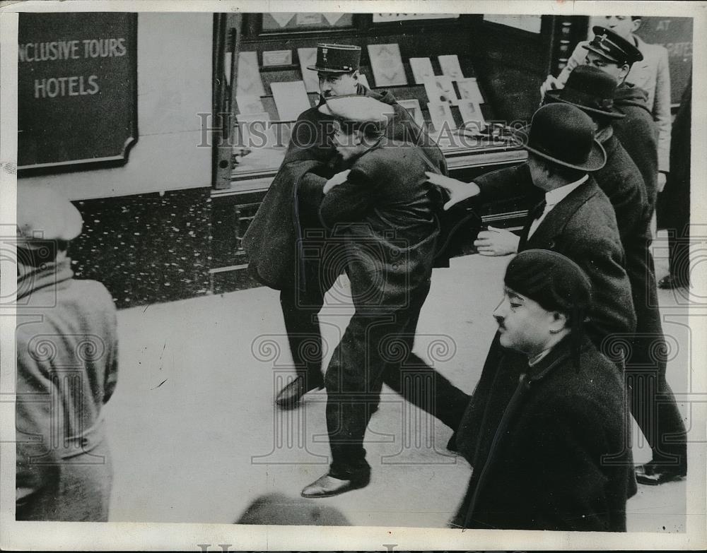 1934 Press Photo Bloody Riots in Paris Protesting Stavisky Bank Scandal - Historic Images