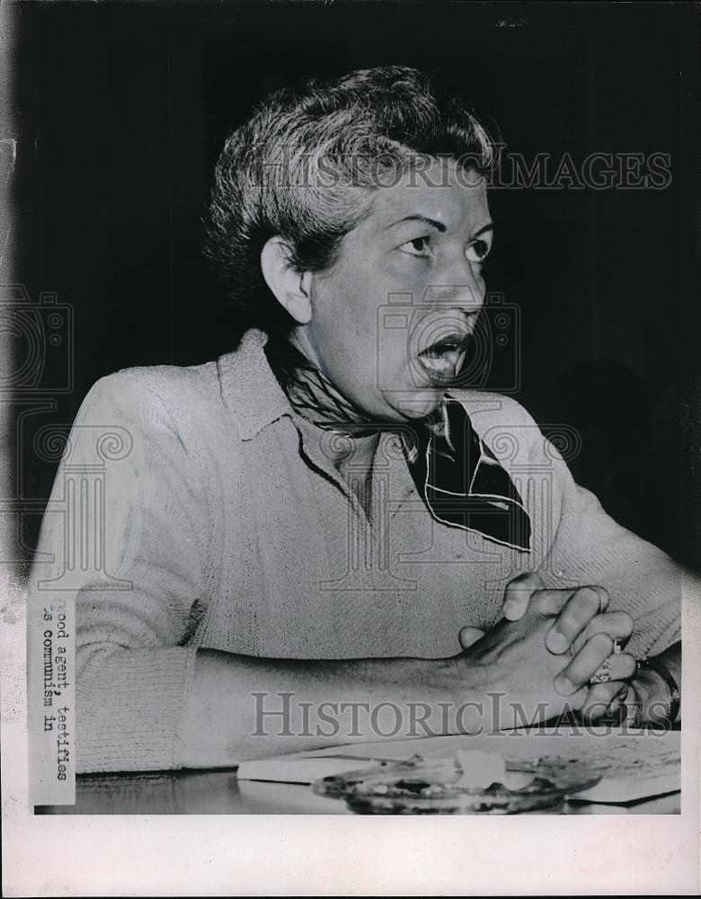 1951 Press Photo Bea Winter testifies at House Un American committee - Historic Images