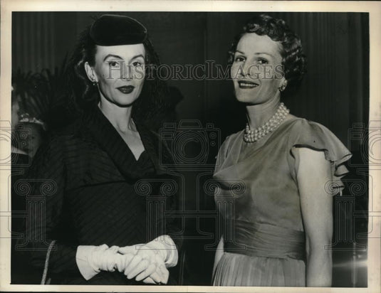 1957 Press Photo Mrs Wm R Hearst Jr & Mr sR Nixon at Wash. D.C. party - Historic Images