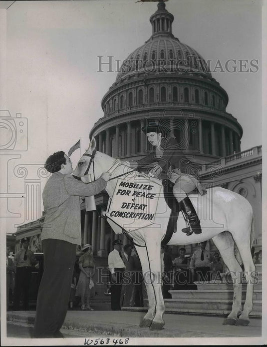 1940 Press Photo Elaine Sumners as "Pauline Revere" & Senator Rush Holt - Historic Images