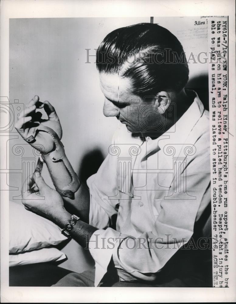 1948 Press Photo Pitts. Pirate player Ralph Kiner with pulled hand tendon - Historic Images