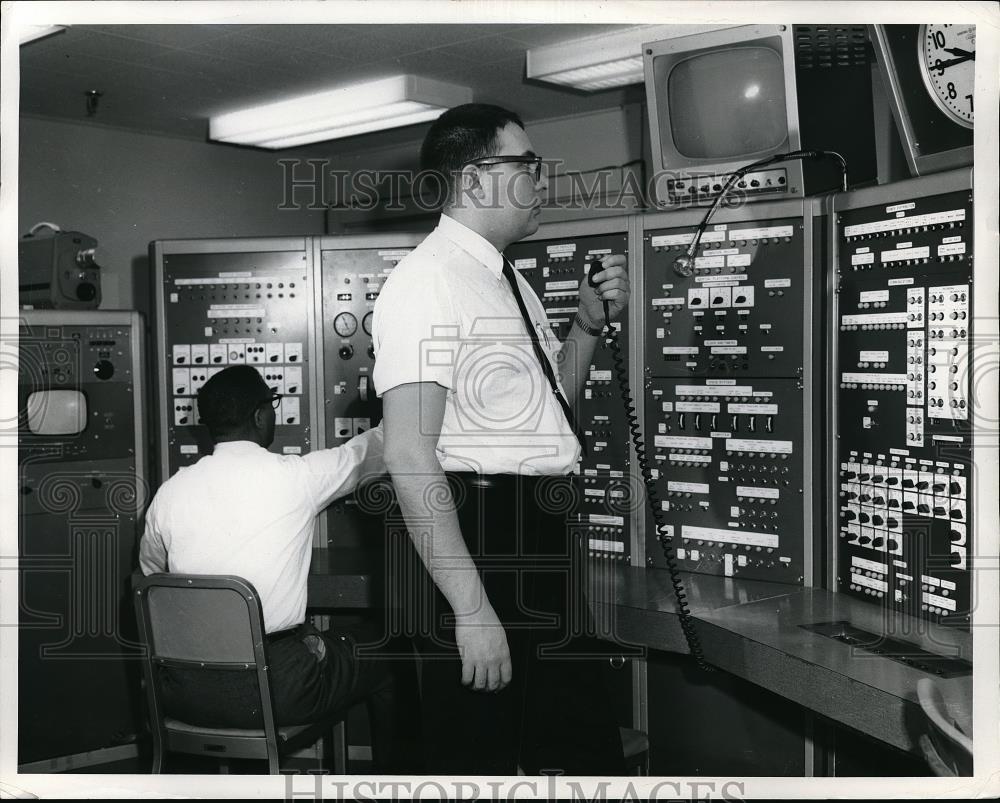 1962 Press Photo Dr. Milton A. Grodsky Chief Of Behavioral Research Section - Historic Images