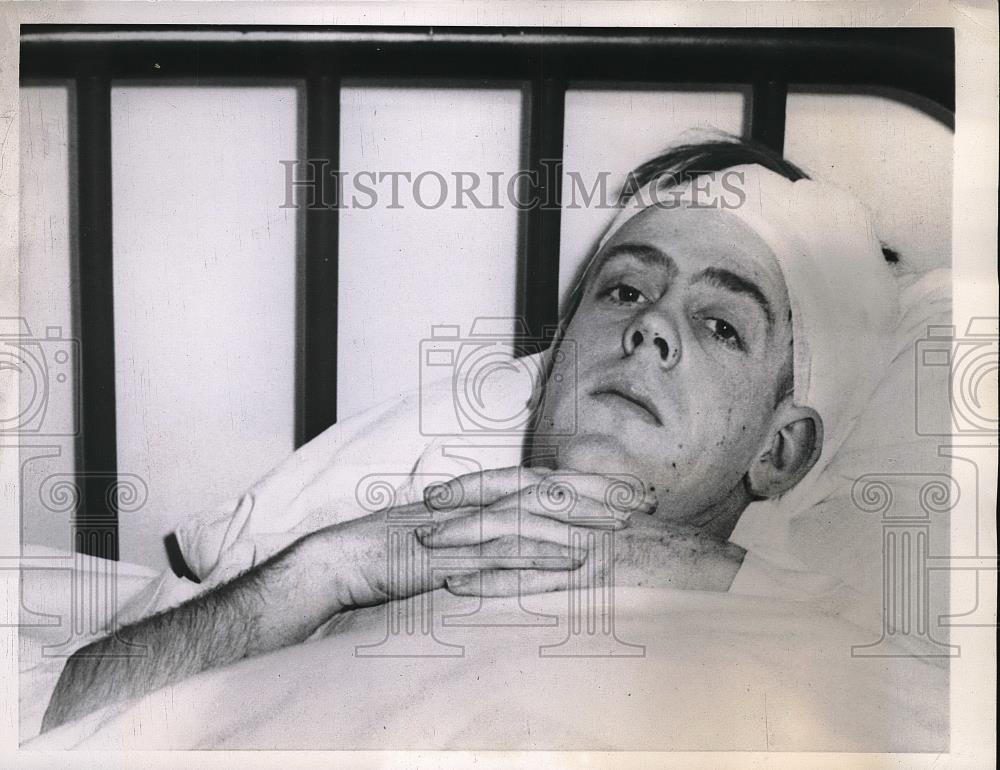 1944 Press Photo George Armstrong One Of Three Survivors Of Naval Ammunition - Historic Images