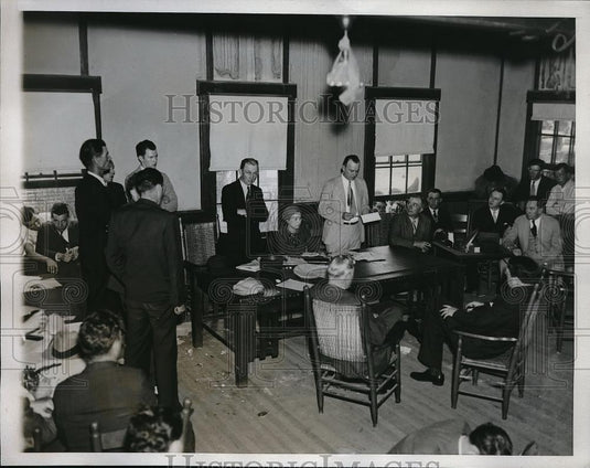 1935 Press Photo Quest of Mrs. H. Bradley Davidson Jr., Coroner Hugh Kelly - Historic Images