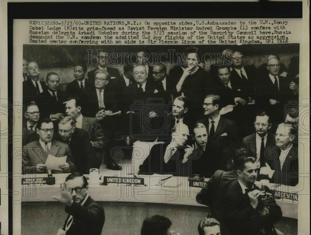 1960 Press Photo USSR Minister Andrei Gromyke, Arkadi Sobolev Confer At UN - Historic Images