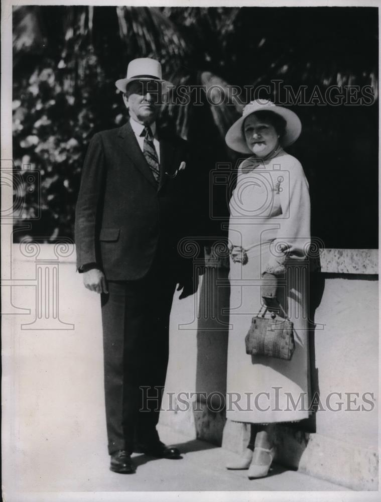 1934 Press Photo Mr &amp; Mrs Edward M. Timmons of NYC in Miami Beach, Fla. - Historic Images