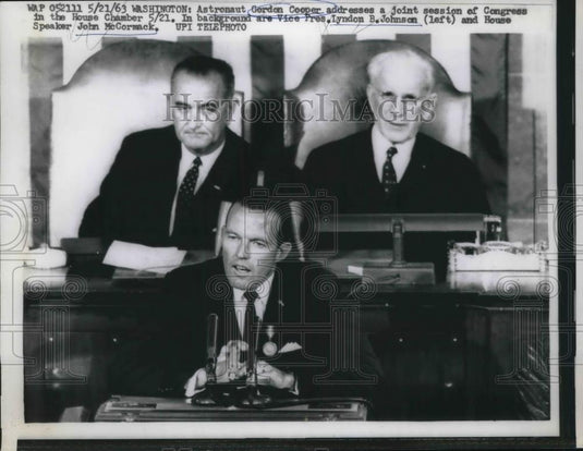 1963 Press Photo Astronaut Gordon Cooper, VP Lyndon B. Johnson Speaker John - Historic Images