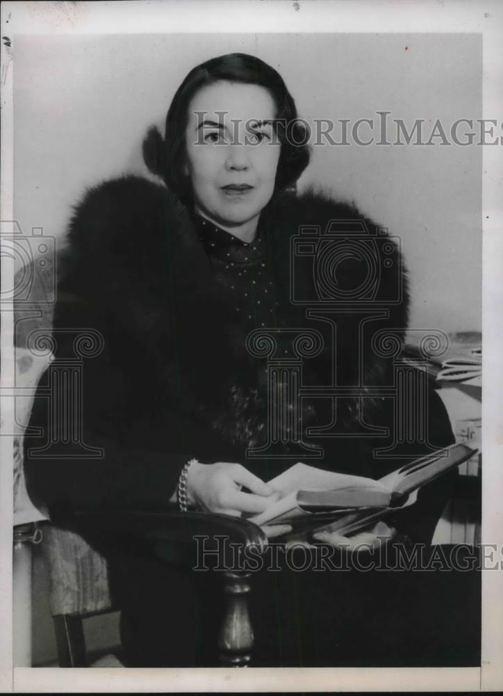 1938 Press Photo Senta de Wanger, owner of a Liquor Shop in Hempstead, L. I. - Historic Images