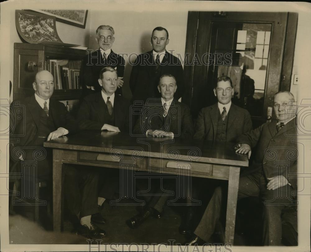 1926 Press Photo Oil Experts in Conference WS Parish, George S Davis, Henry Dohe - Historic Images