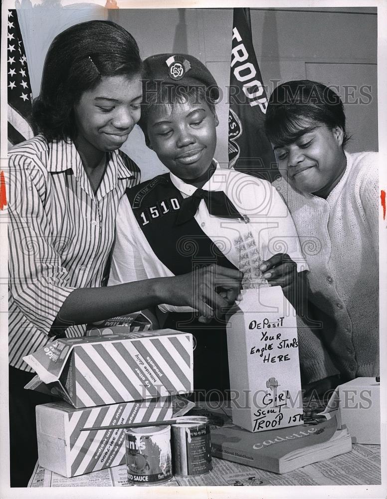 1965 Press Photo Patricia Anderson &amp; Althea Lang Of Neighborhood Girl Scouts - Historic Images