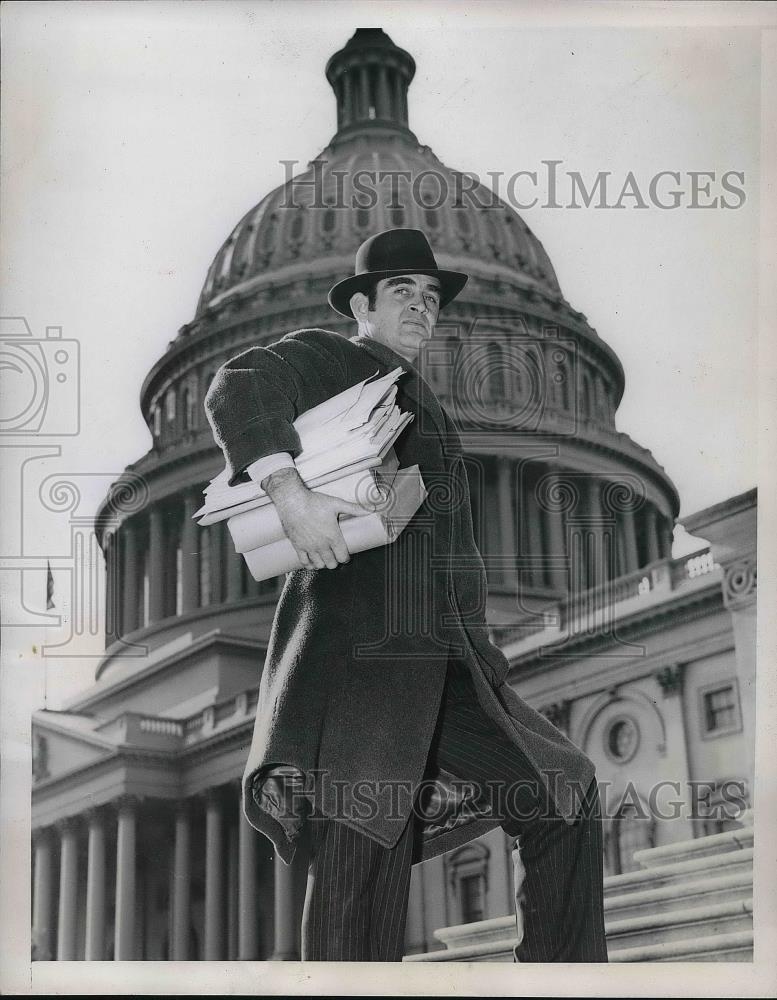 1947 Press Photo Record Clerk at White House Herbert Miller - Historic Images