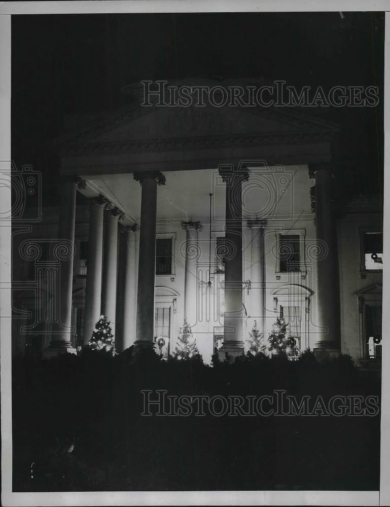 1934 Press Photo Night View, White House Exterior Christmas Trees, Washington DC - Historic Images