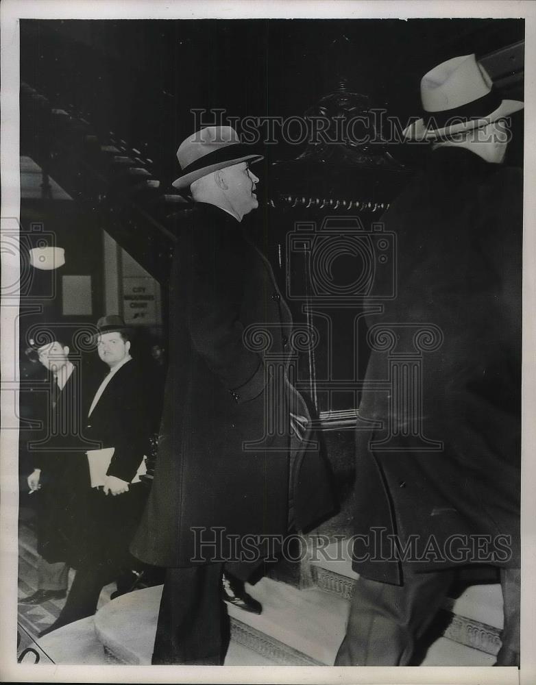 1939 Press Photo James Hines District Tammany Leader arriving at court - Historic Images