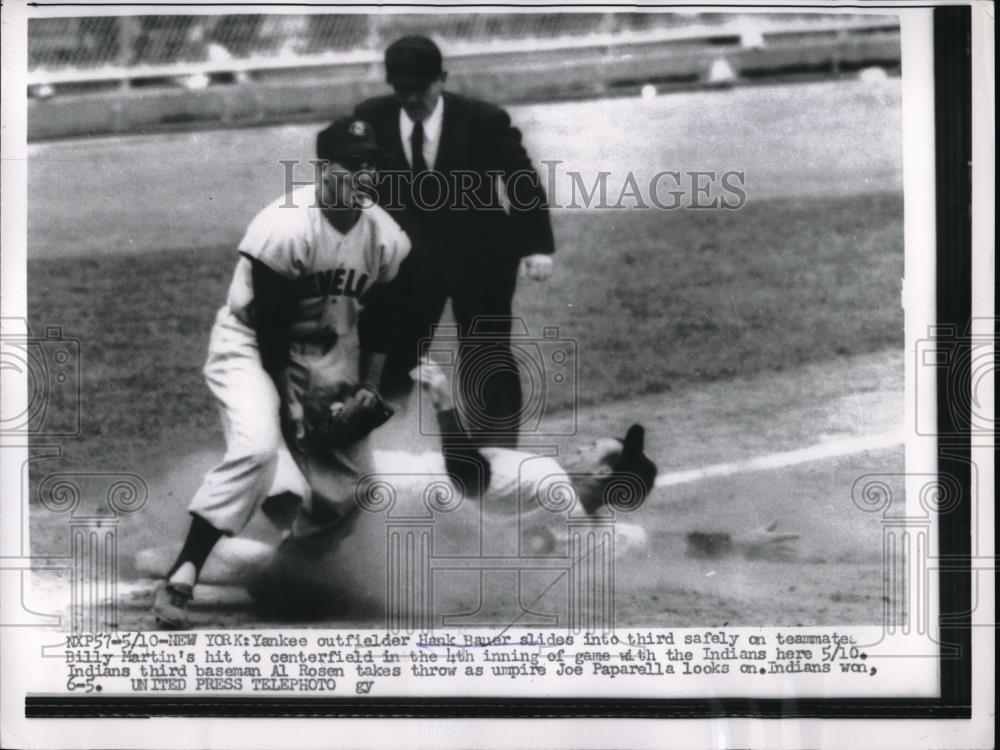 1956 Press Photo Yankee Outfielder Hank Bauer Safe at 3rd - Historic Images