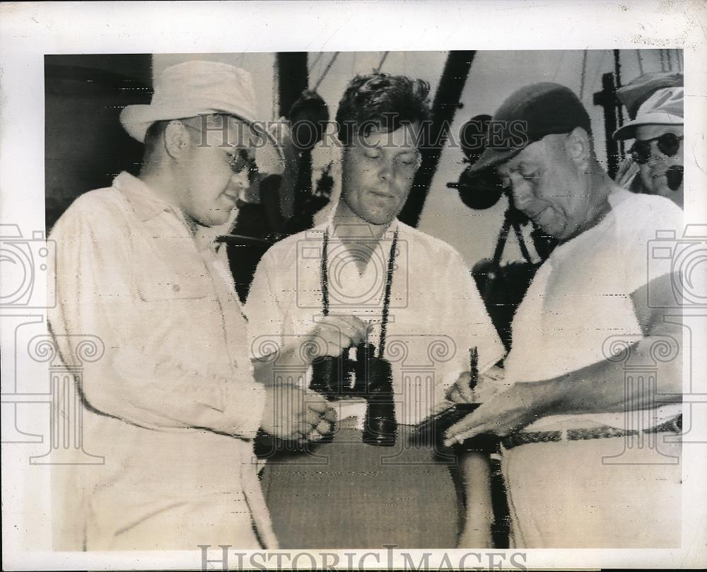 1946 Press Photo Dr. Michael Mercheryakov &amp; Representative Walter Andrews - Historic Images