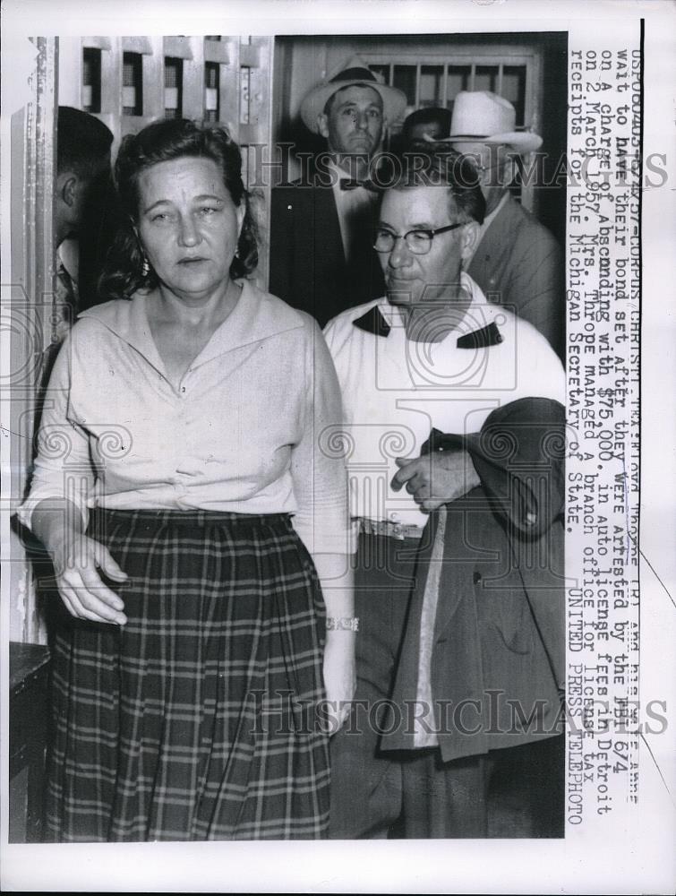 1957 Press Photo Floyd Thorne and his wife arrested by FBI - Historic Images