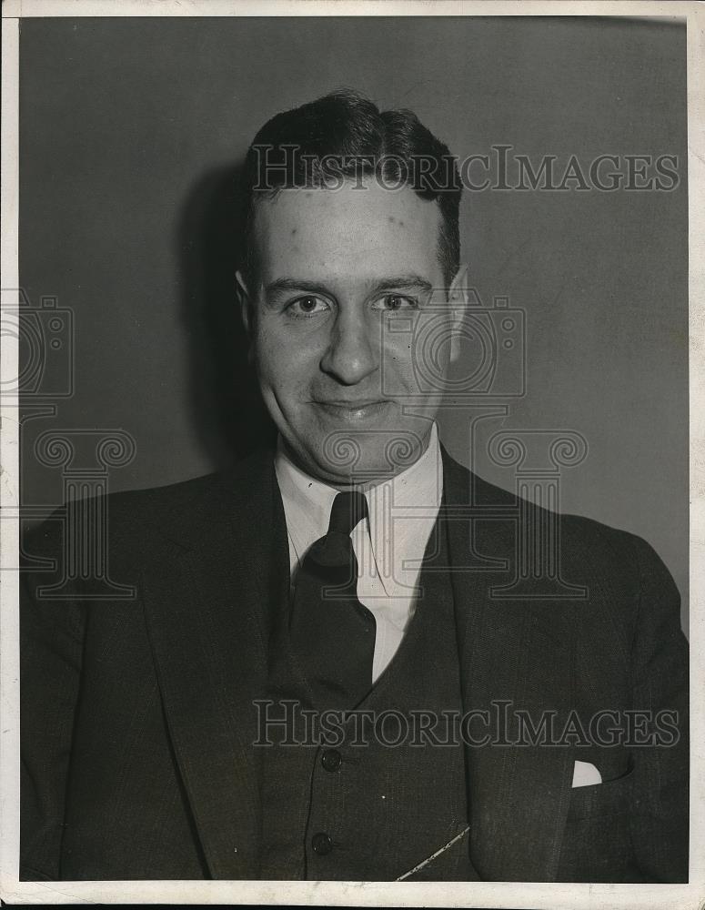 1937 Press Photo Businessman June Thornton - Historic Images