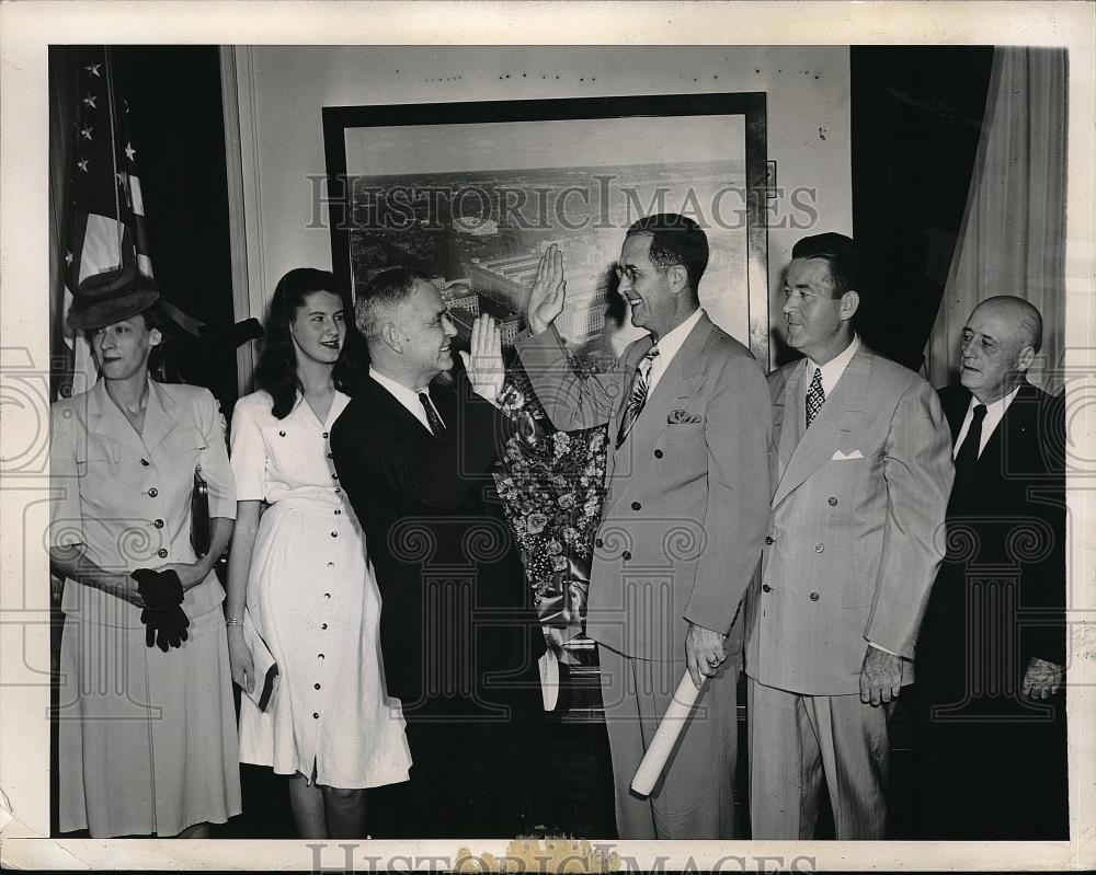 1945 Press Photo Clinton Anderson Sworn In As Secretary Of Agriculture - Historic Images