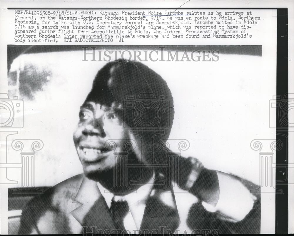 1961 Press Photo Katanga Pres. Moise Tshombe Salutes as He Arrives in Kipushi - Historic Images