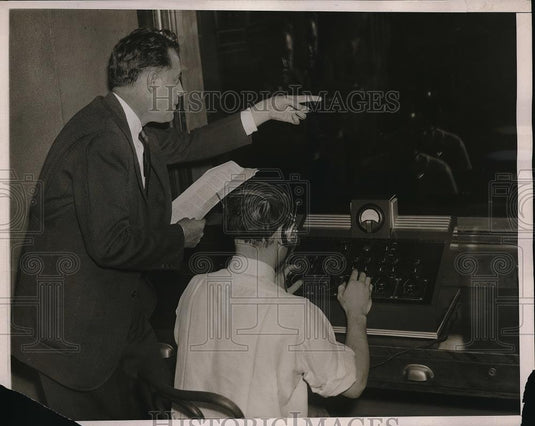 1938 Press Photo Shannon Allen Acting Director At Studio & Hillaire Robitaille - Historic Images