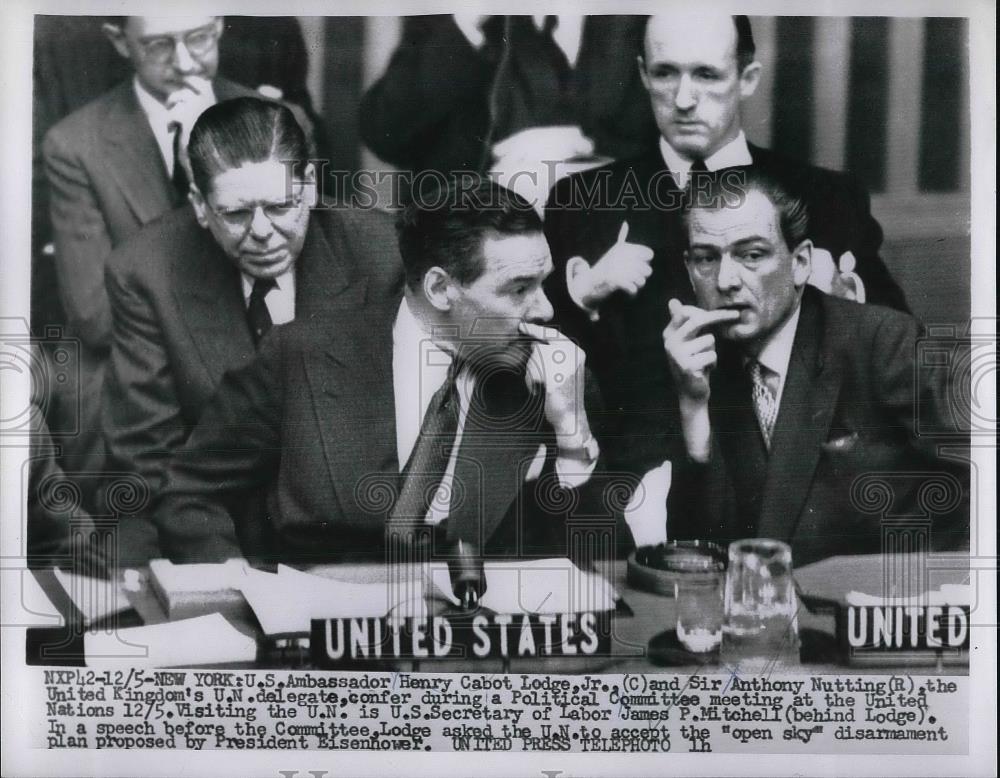 1955 Press Photo UN Delegates Henry Lodge, Sir Anthony Nutting Confer At UN - Historic Images