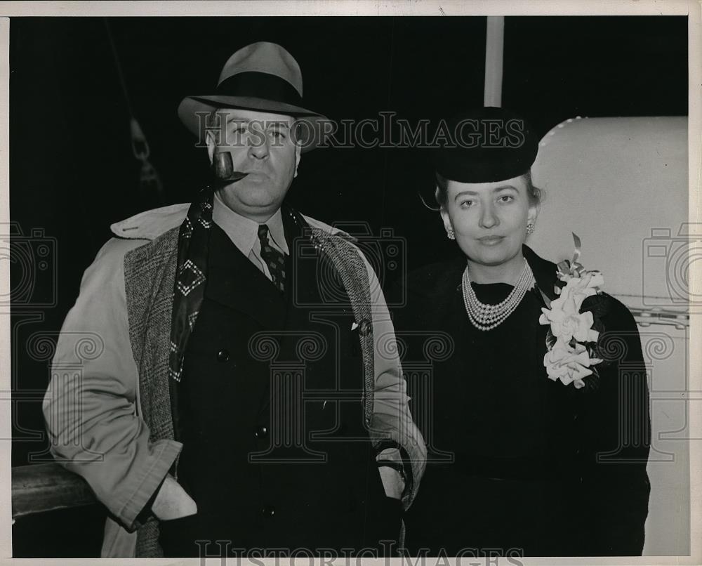Press Photo Mr. and Mrs. Willis Thonton New York leaving Conference at Lima Peru - Historic Images