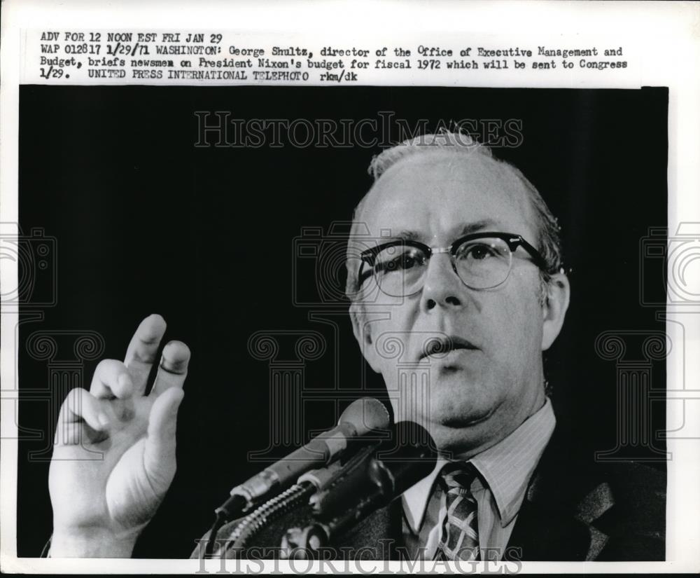 1971 Press Photo George Shultz Director Of Nixion&#39;s Office Budget Briefs Press - Historic Images