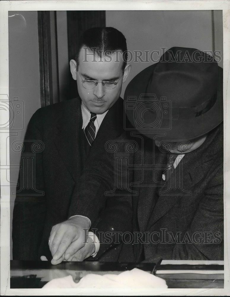 1940 Press Photo Dr. Carroll P. Hungate Doctor - neb16978 - Historic Images