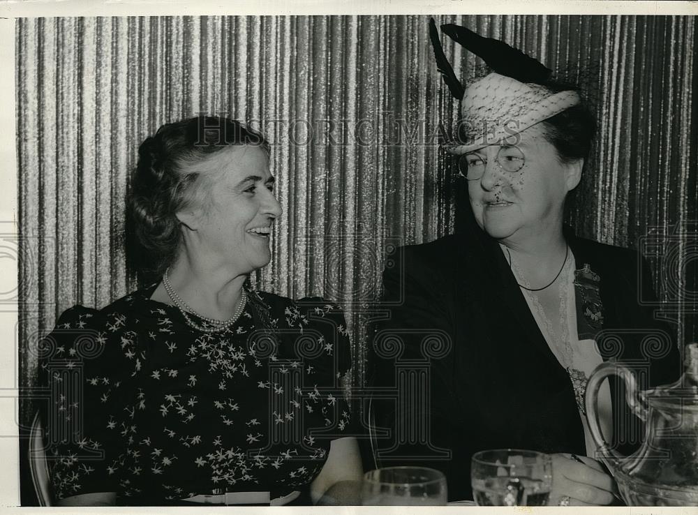 1940 Press Photo Mrs. Nan Honeyman and COngresswoman Mary Norton - neb43819 - Historic Images