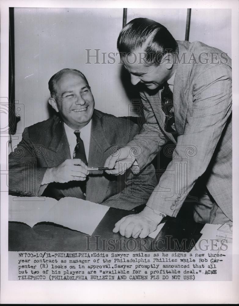 1952 Press Photo Eddie Sawyer Sings Contract with Philadelphia Phillies Manager - Historic Images