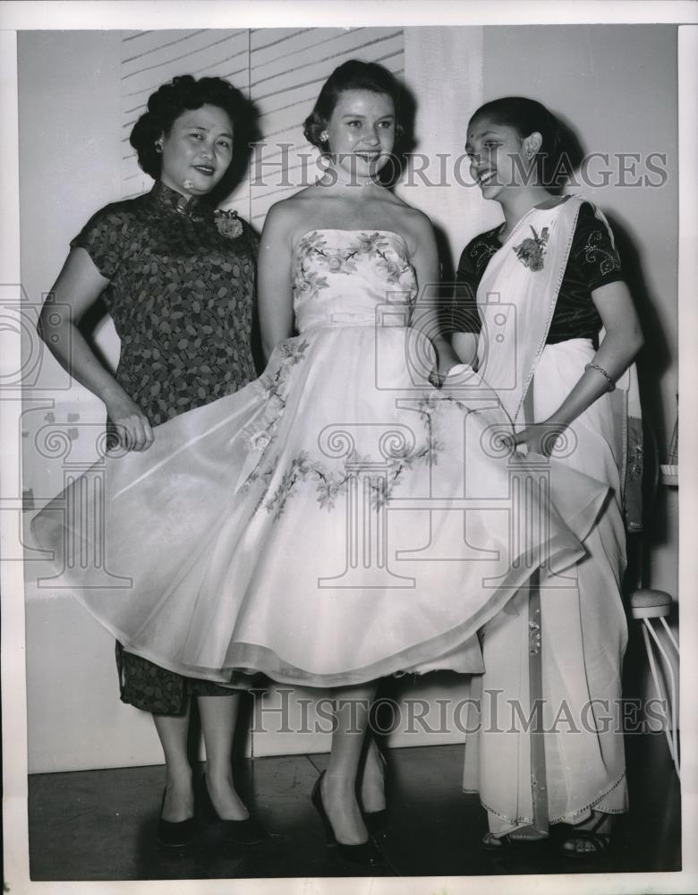 1955 Press Photo Judy Tong, Joan Fritts, Urmilla Botel - neb38819 - Historic Images