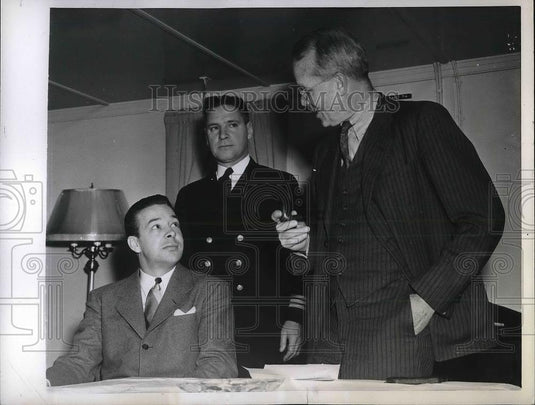1944 Press Photo Ted Gamble, director of Fourth War Loan Drive, & Capt Joe Masse - Historic Images