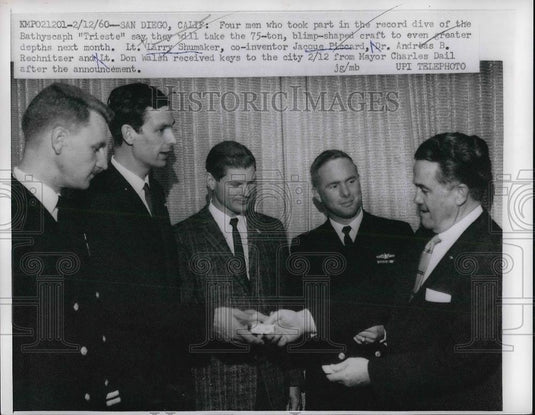 1960 Press Photo Divers of Bathyscaph "Trieste", Lt. Shumaker, J. Piccard - Historic Images