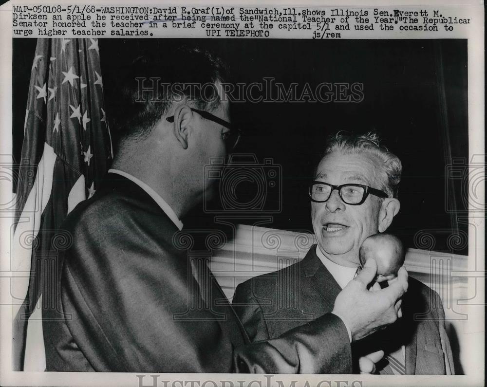 1968 Press Photo Wash.D.C. David E Graf &quot;Teacher of Year&quot; &amp; Ill. Sen. E Dirksen - Historic Images