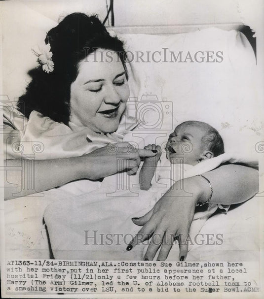 1947 Press Photo Constance Sue Gilmer & Mother, Father Harry Gilmer of Univ. AL - Historic Images
