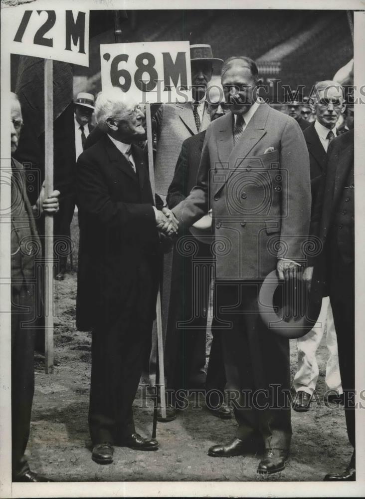 1931 Press Photo Pres. Gates of Univ. Pennsylvania & Dr. Charles H. Vinton - Historic Images