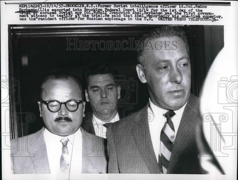 1957 Press Photo Lt. Col Reino Hayhanen Brooklyn Federal Court - Historic Images