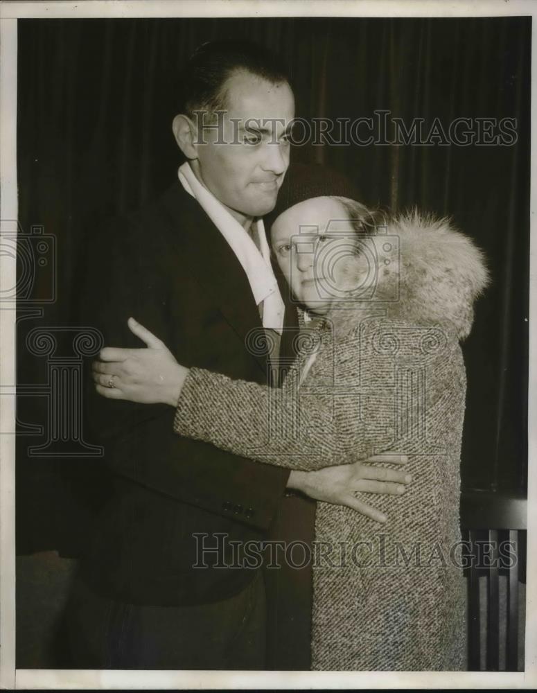 1938 Press Photo Irvin Gilbert and wife Mildred - neb45717 - Historic Images