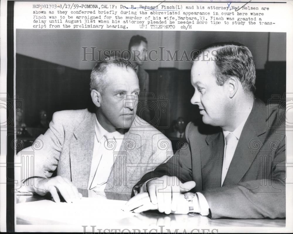 1959 Press Photo Dr. R. Bernard Finch with his Attorney Ned Nelsen at trial - Historic Images