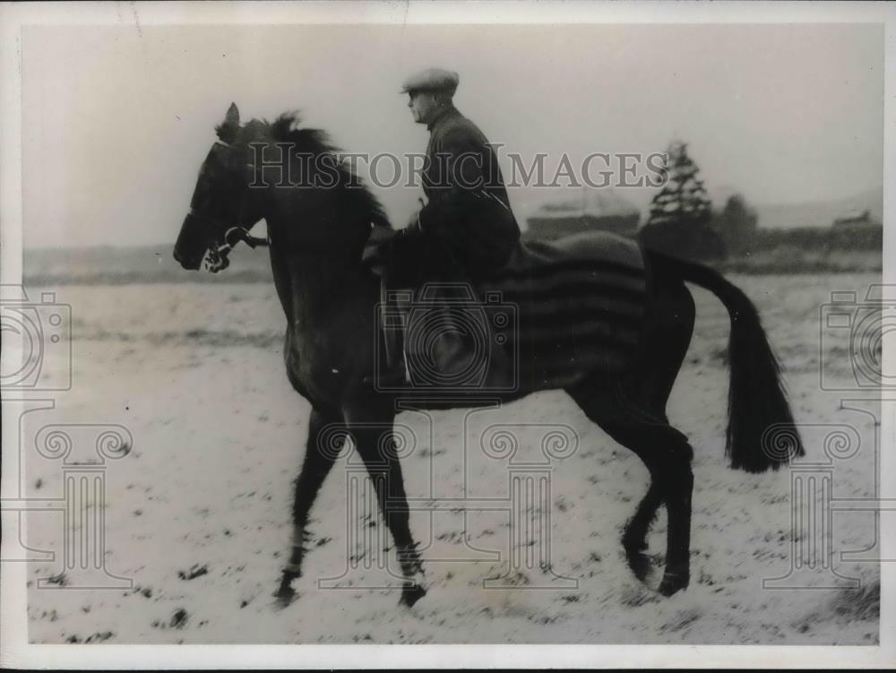 1933 Press Photo &quot;Lone Eagle II&quot; works out at Letcombe-Regis for Grand National - Historic Images