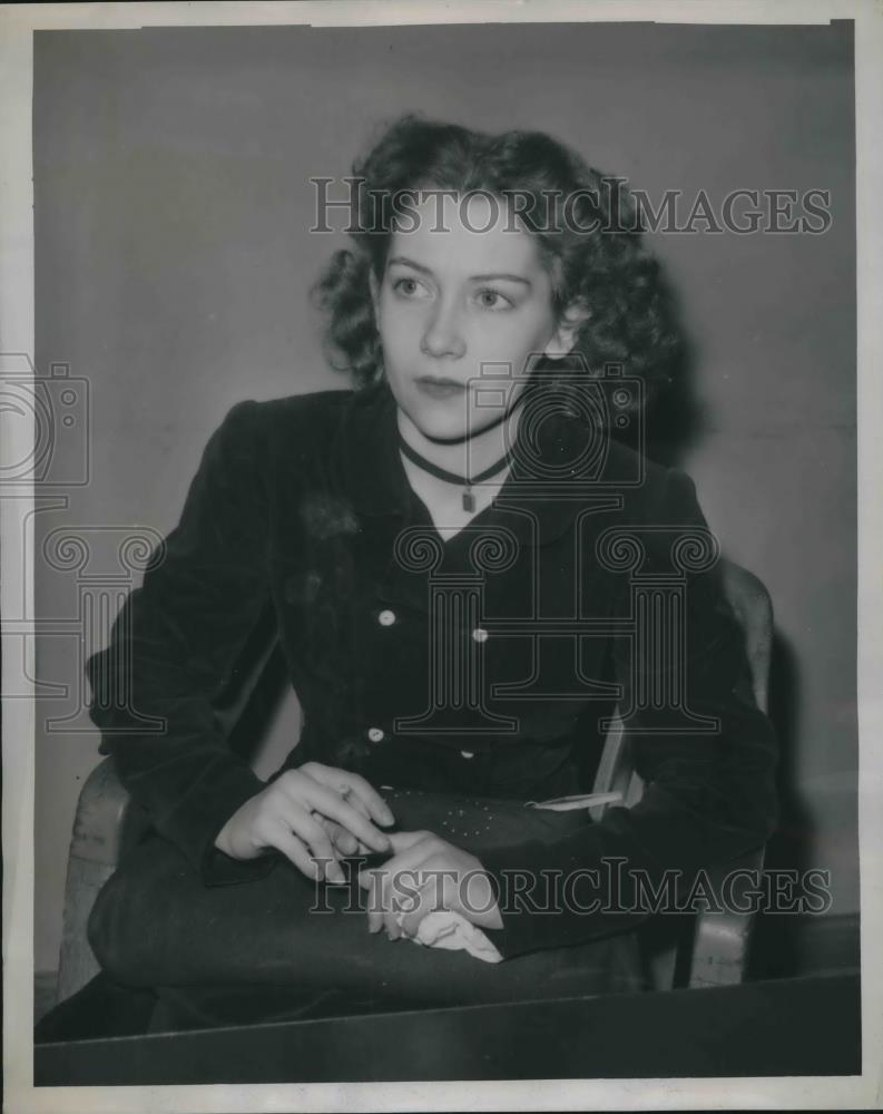 1946 Press Photo Detroit, Mich. Mrs Billie J Trombetts, member of burglary gang - Historic Images