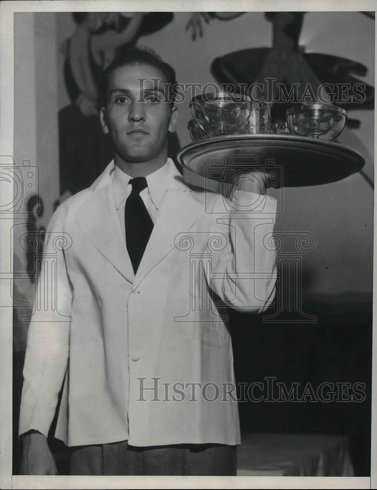 1933 Press Photo Albert James Baron as Bus Boy in &quot;Hollywood Cafe&quot; - neb08775 - Historic Images