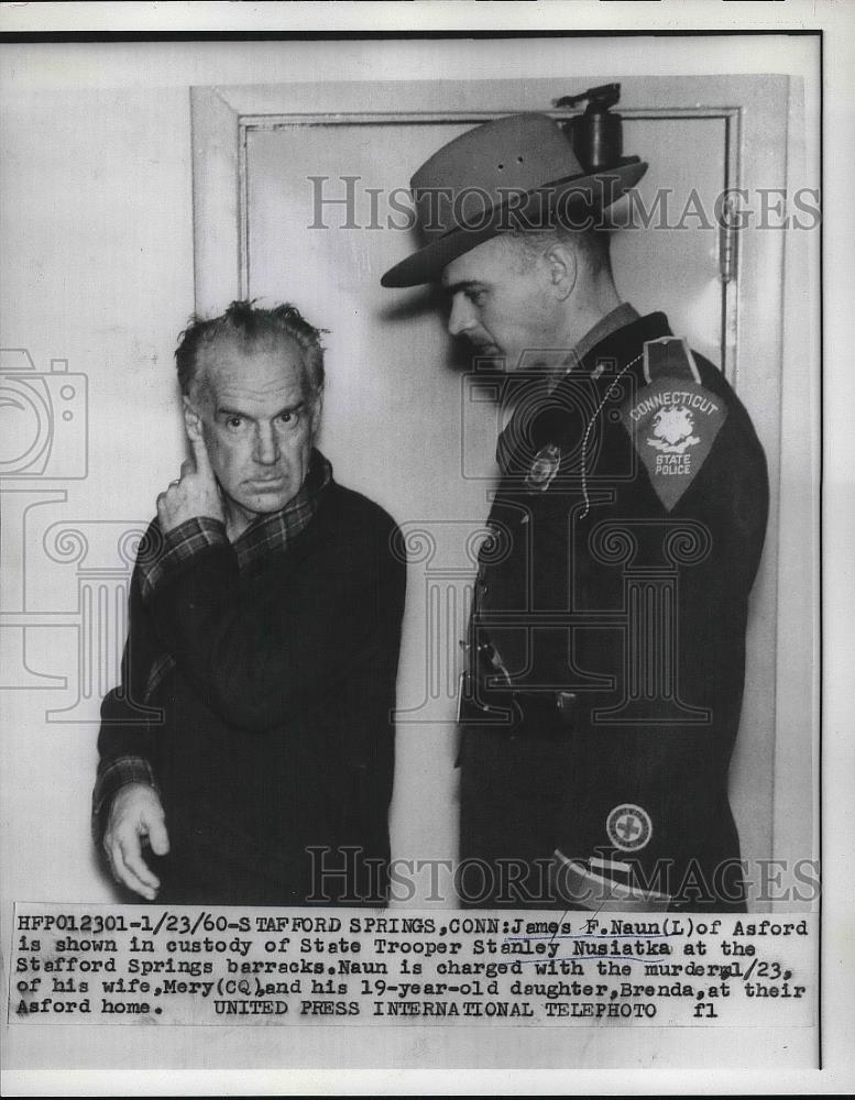 1980 Press Photo James F. Naun in custody of State Trooper Stanley Nusiatka - Historic Images